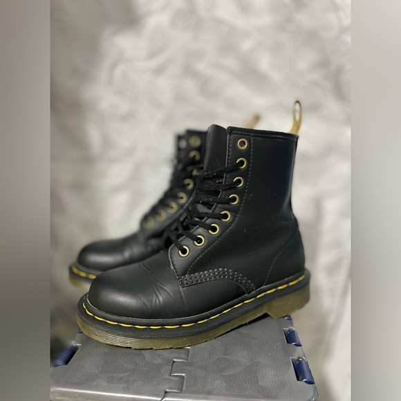Dr. Martens 1460 Vegan 8-Eye Boot - Picture 4 of 12